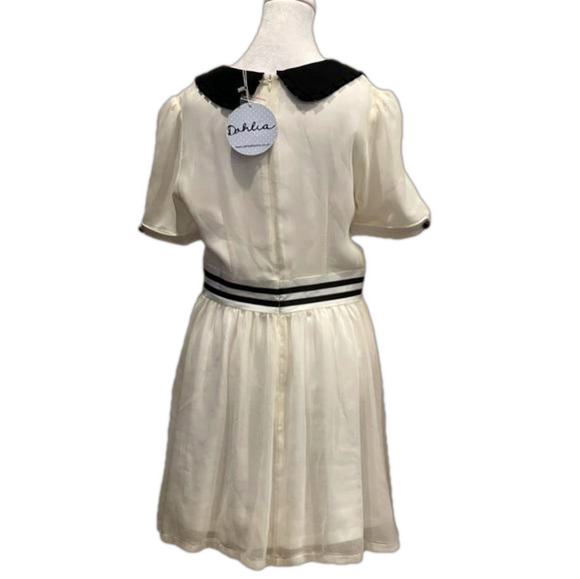 Dahlia white and black L lined dress with buttons on sleeves & contrasting trim - Picture 3 of 9